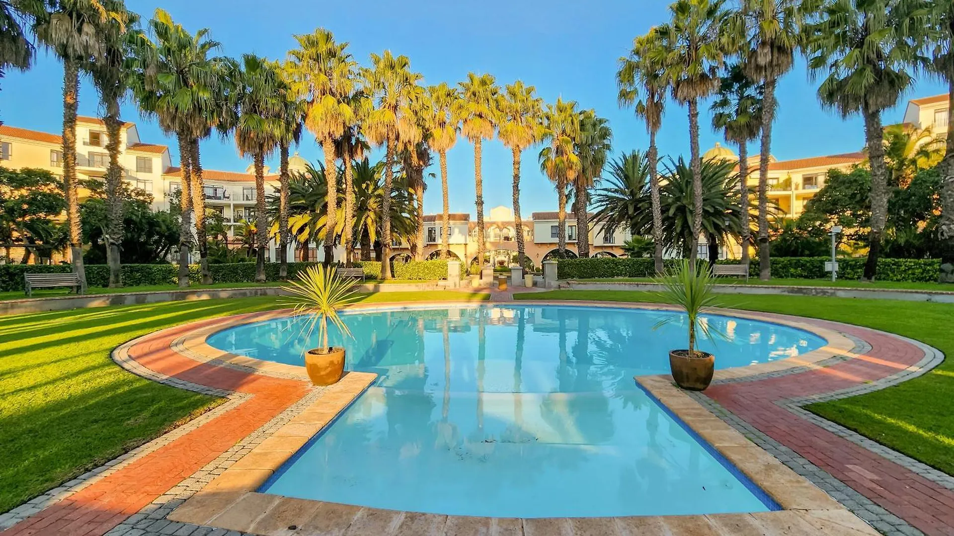 Peaceful Retreat, Pools, Gym, Parks Apartment Cape Town South Africa