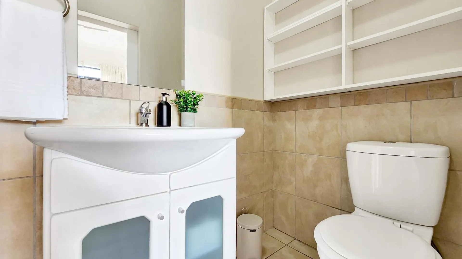 Peaceful Retreat, Pools, Gym, Parks Apartment Cape Town South Africa