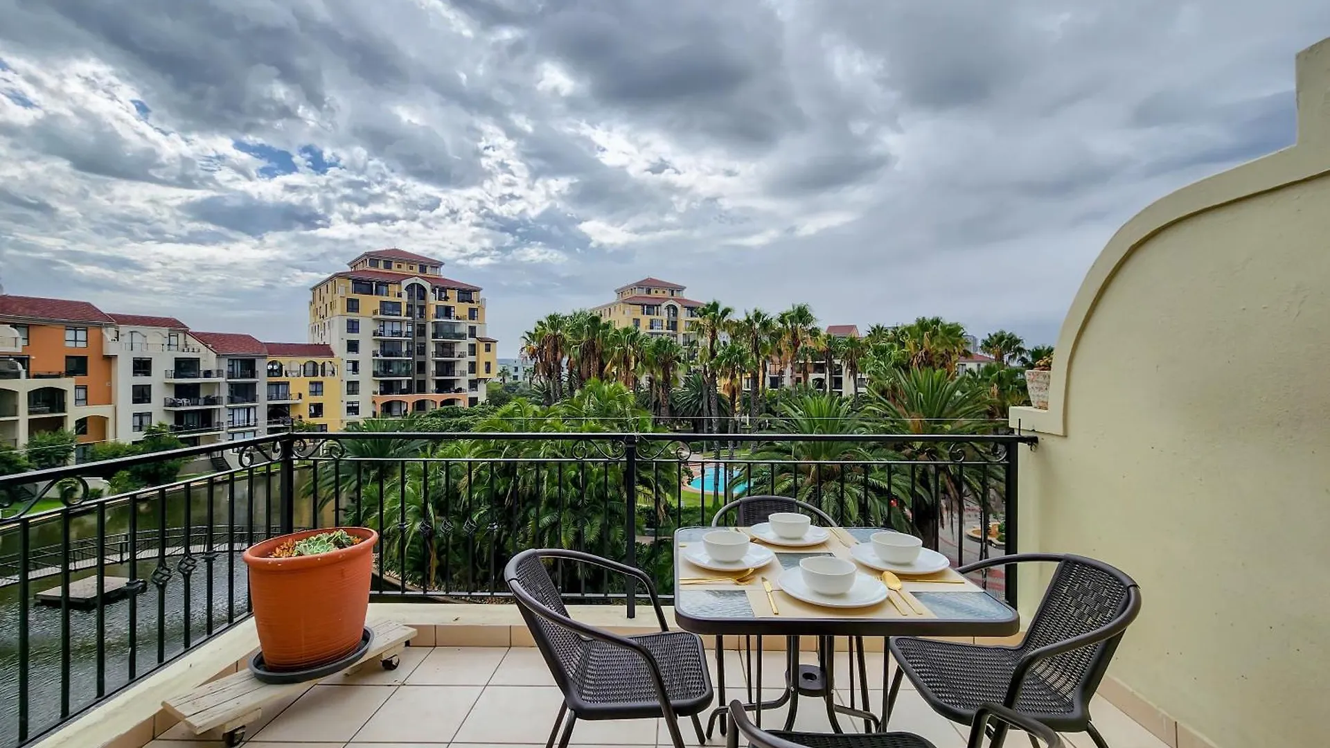 Peaceful Retreat, Pools, Gym, Parks Apartment Cape Town 0*,  South Africa