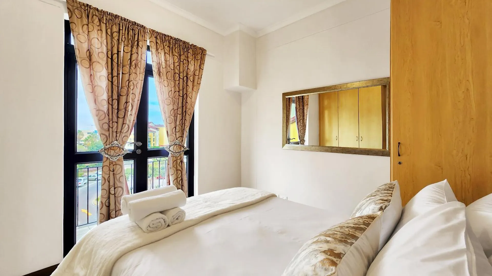 Peaceful Retreat, Pools, Gym, Parks Apartment Cape Town