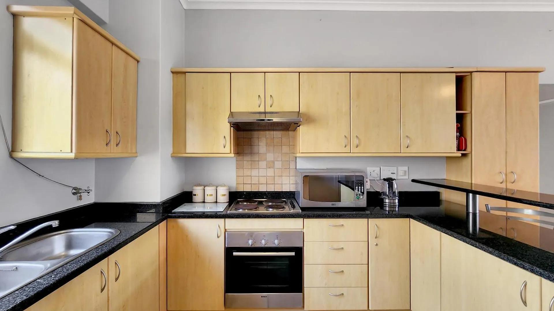 Peaceful Retreat, Pools, Gym, Parks Apartment Cape Town