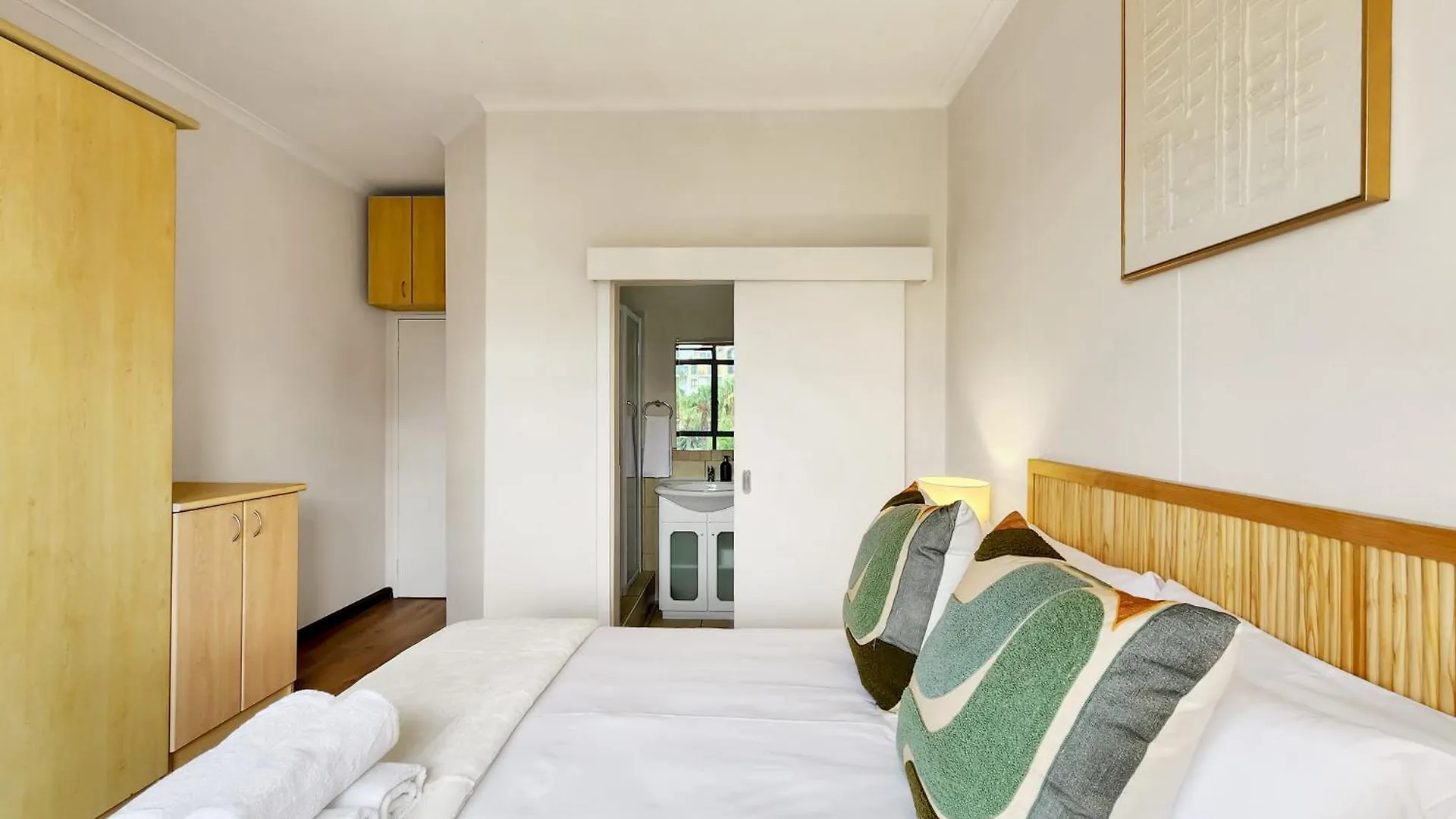 Peaceful Retreat, Pools, Gym, Parks Apartment Cape Town